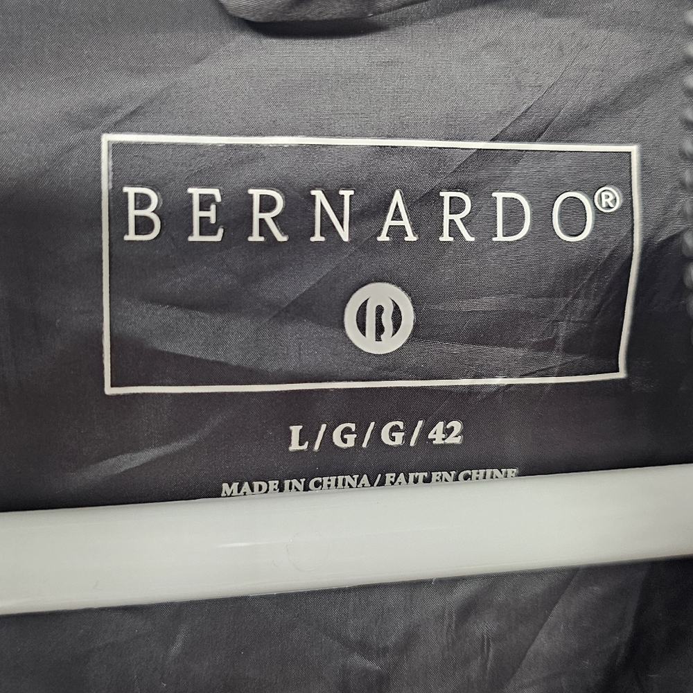 Bernardo Black Puffer Jacket with Quilted Design - Picture 3 of 16